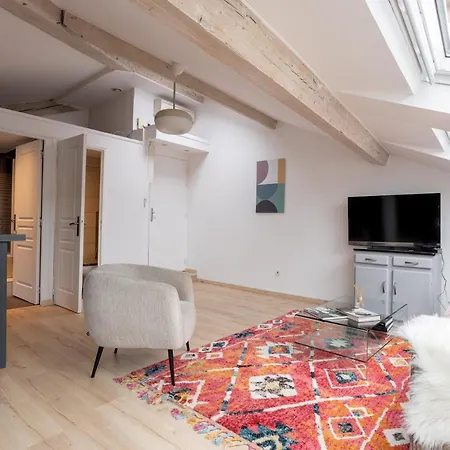 Sous Les Toits 5 Min Du Palais A Pied Apartment Cannes