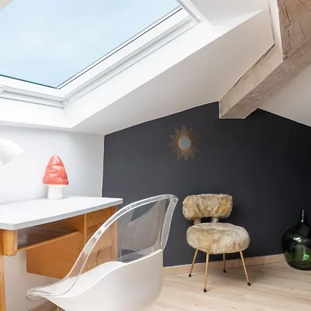 Sous Les Toits 5 Min Du Palais A Pied Apartment *
